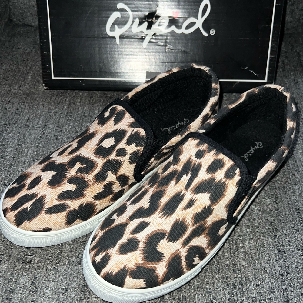 Pink Lily women’s size 9 leopard shoes